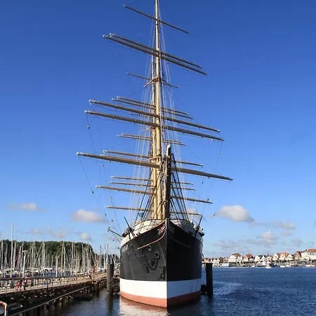 Отель Slowdown Travemuende Любек