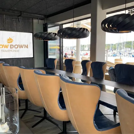 Отель Slowdown Travemuende Любек